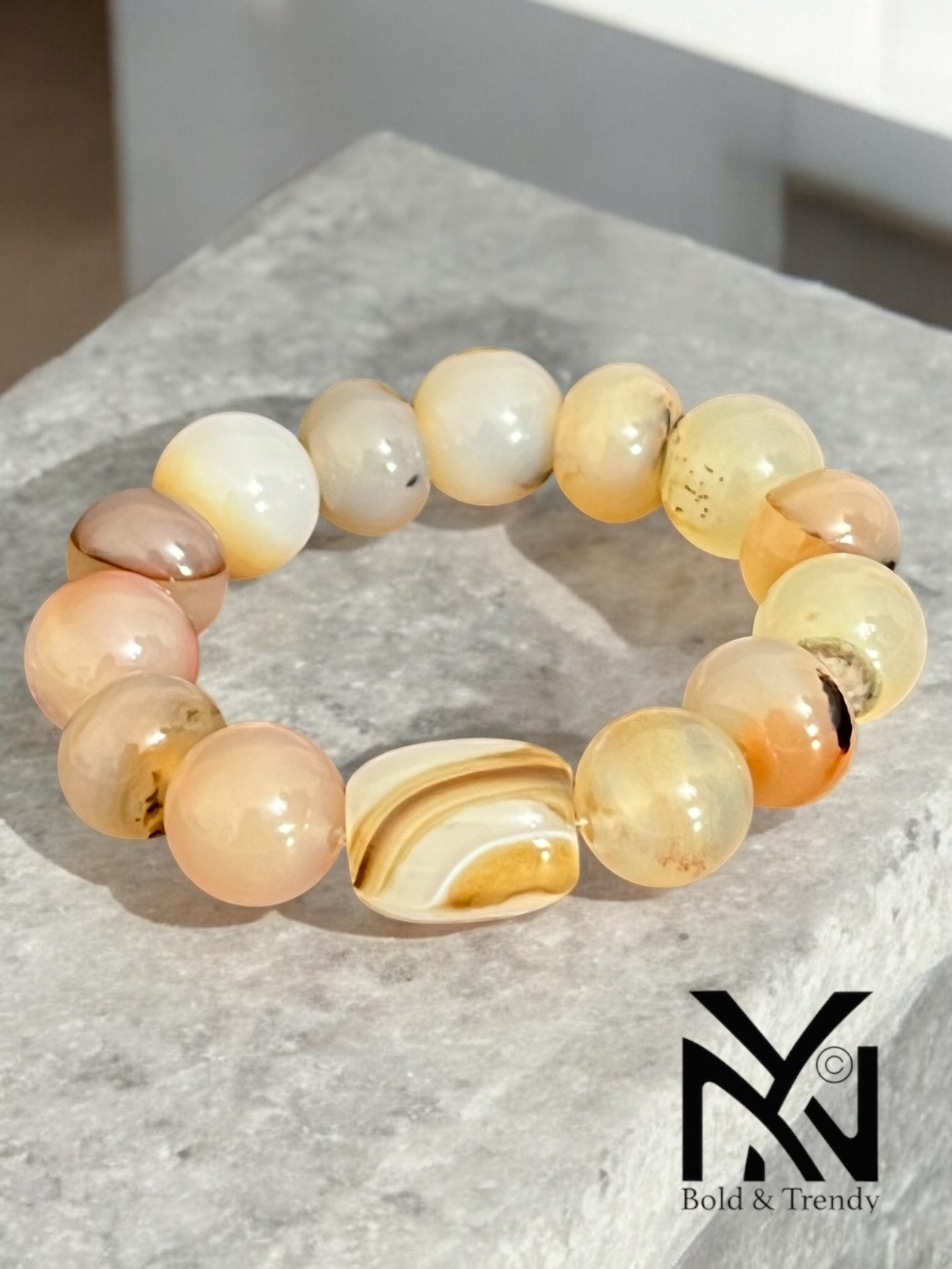 Soleil Uruguayan bracelet back view showcasing radiant Uruguayan agate details