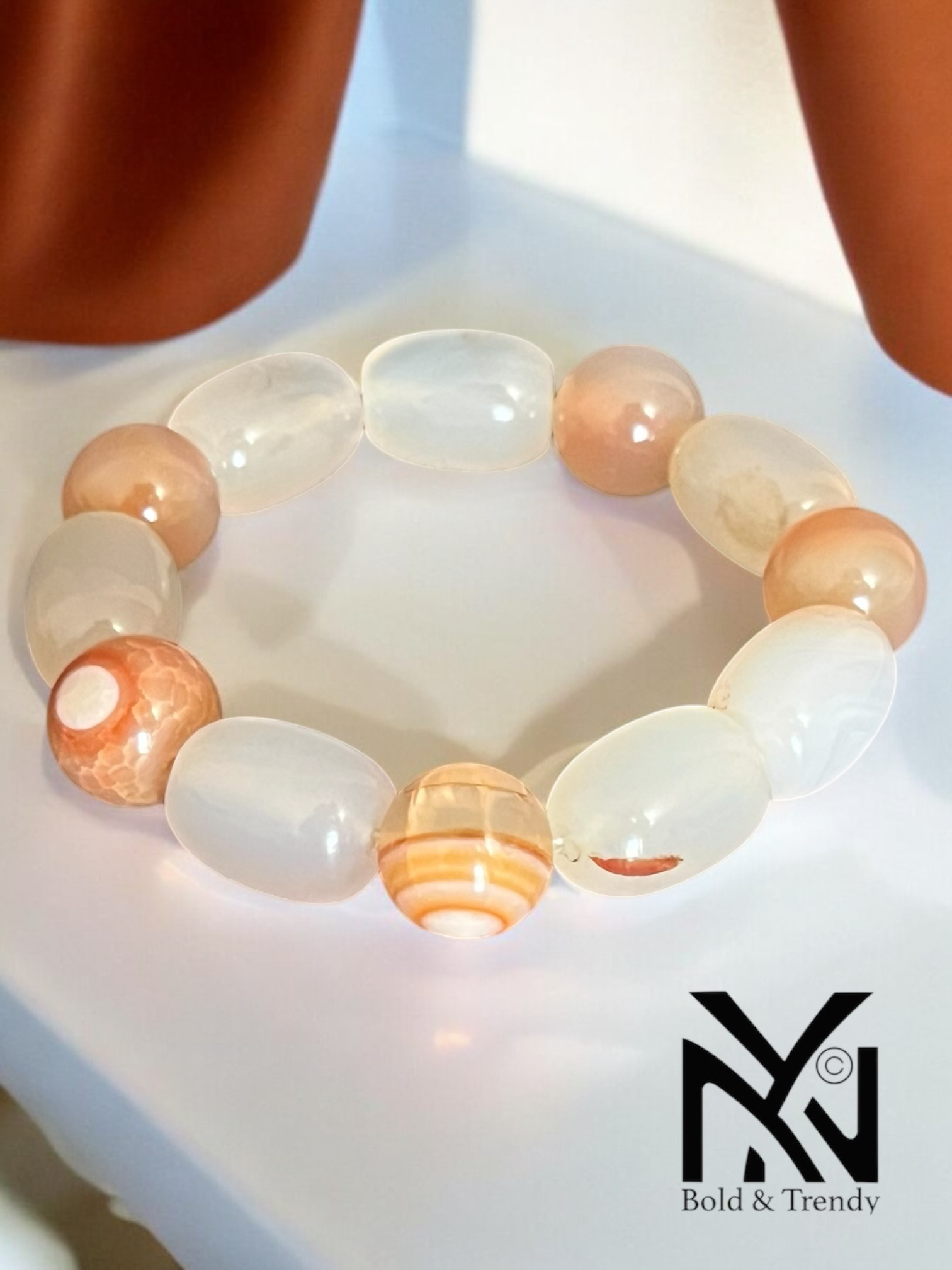 Soleil de l'Uruguay bracelet back view showcasing Uruguay agate details