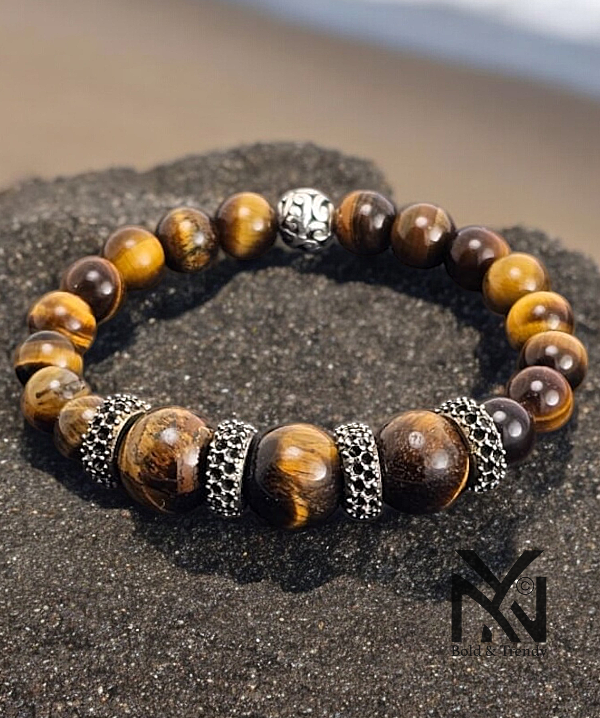 Force du Tigre bracelet back view with tiger's eye and agate details