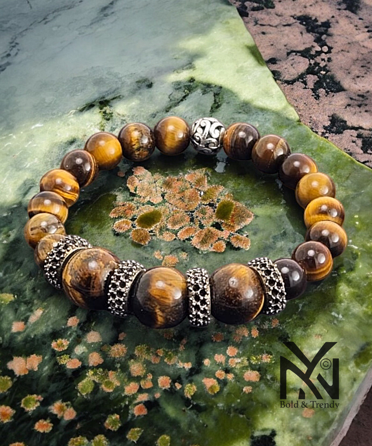 Force du Tigre bracelet featuring tiger's eye and agate stones